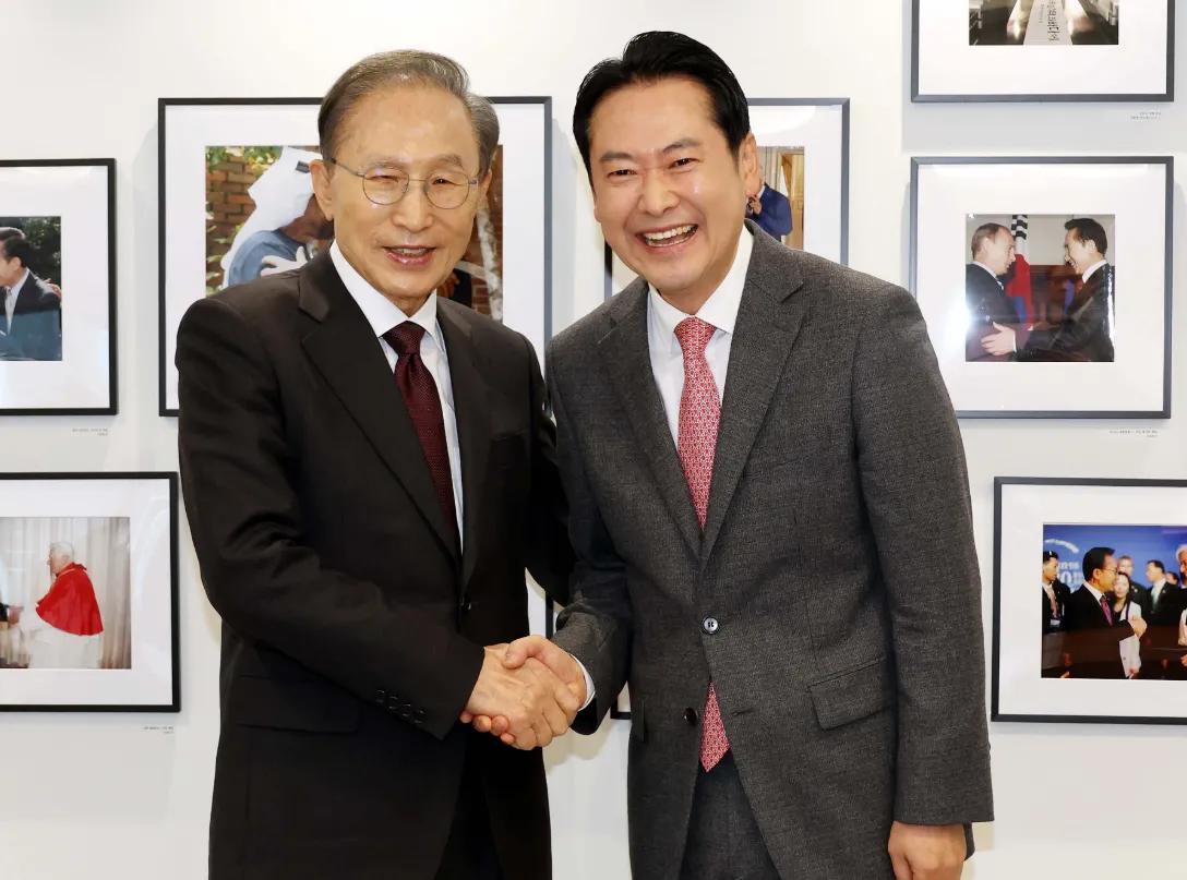 李明博现身，韩国内部政治风波又起。事情发生在2024年1月2日，前总统李明博，