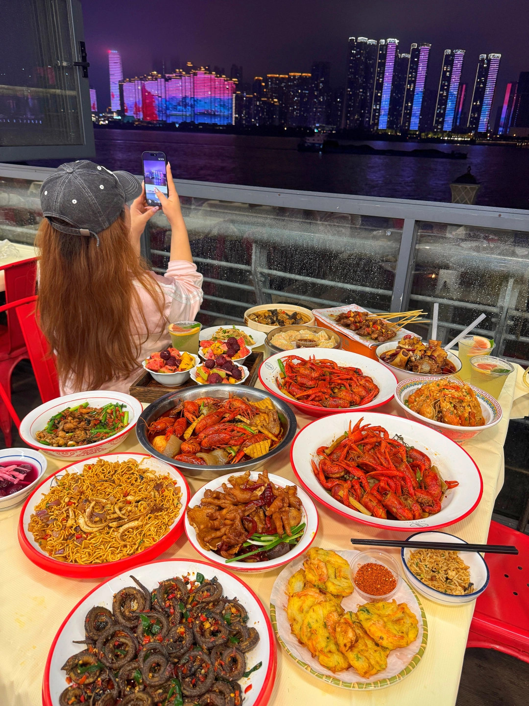 长沙美到失语的一家😭😭……