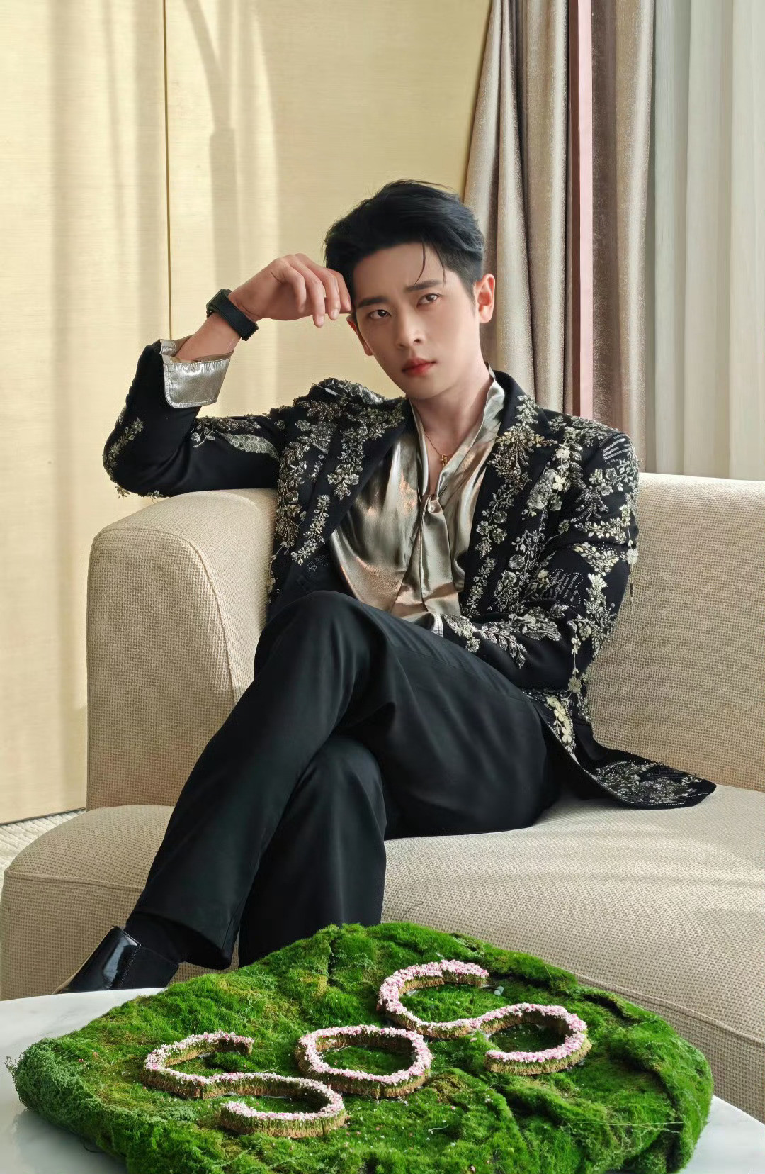 丞磊疯狂为澹总打call，澹总好帅，澹总好厉害！~