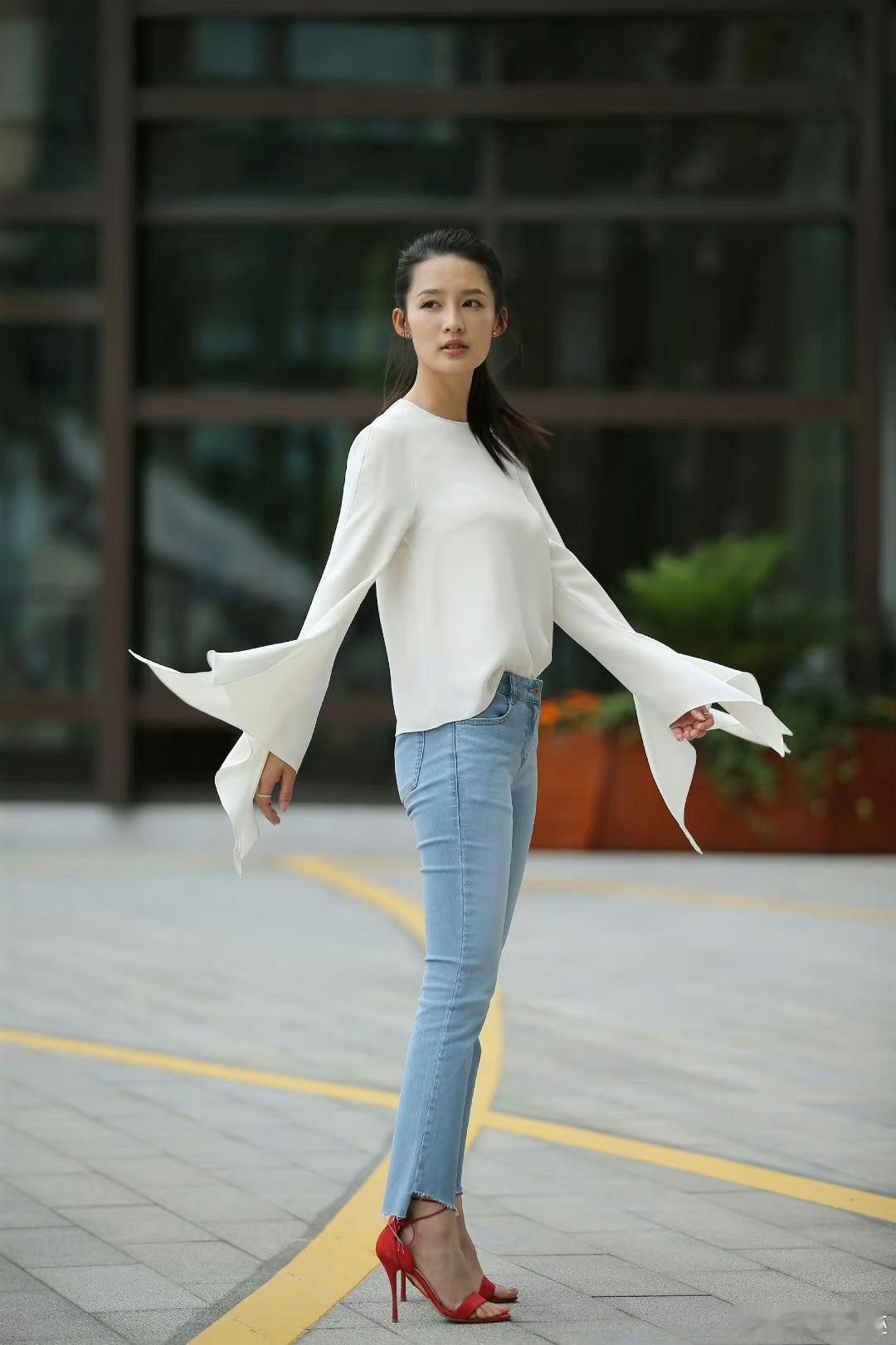 李沁为了花少去上了化妆课李沁早年生图​​​