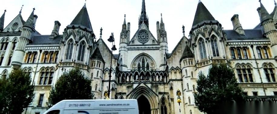 2.45亿的债，一对夫妻直接跑到了伦敦。他们在英国法庭上，理直气壮地喊：“中国