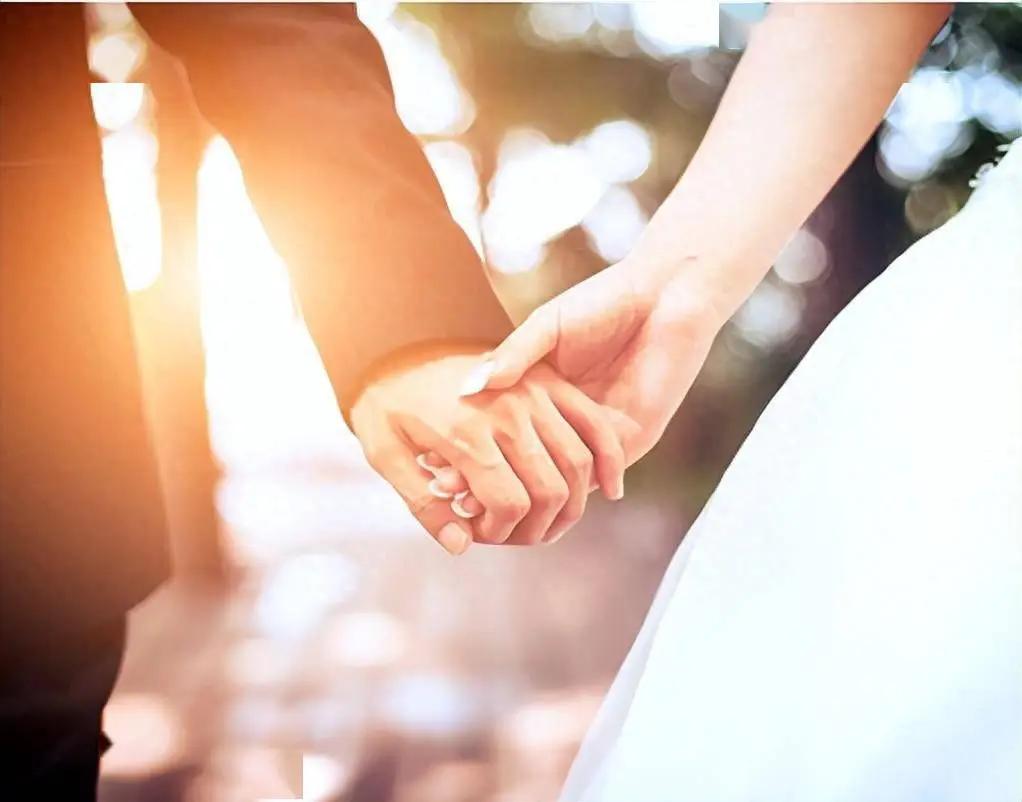 99%已婚女人都做过的3件事，件件戳心！婚姻从来不是童话里的完美剧本，那些