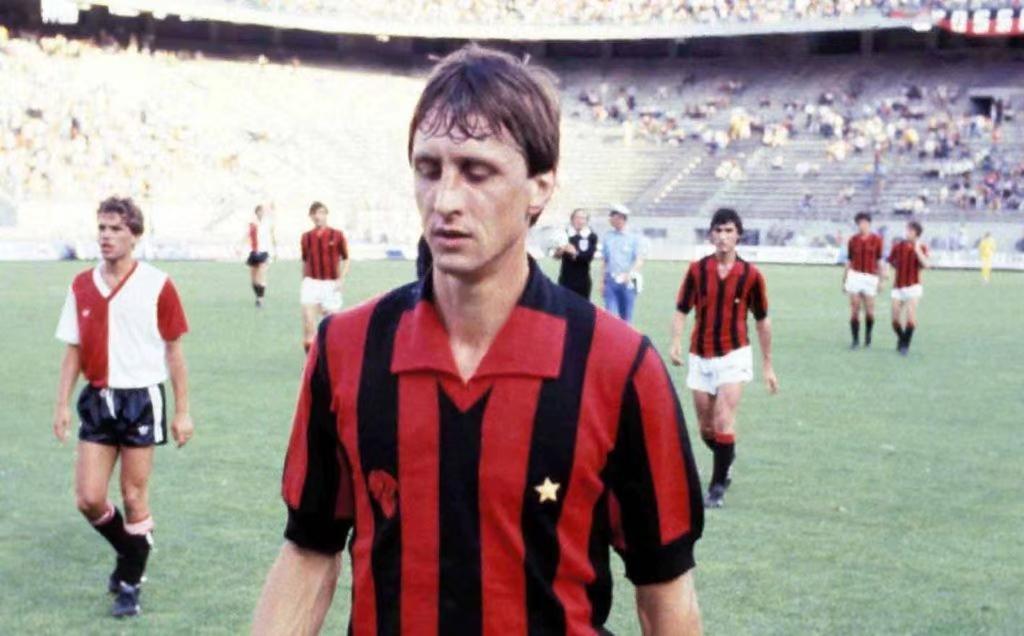 巴萨、阿贾克斯名宿克鲁伊夫在米兰踢过球？是的，你没有听错。当时刚刚从乙级升级的