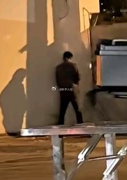 bro连尿都憋不住还让我们把月经憋住