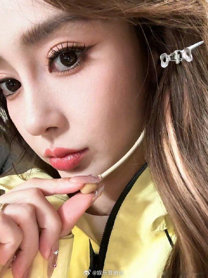 Angelababy素颜转场视频angelababy素颜换装转场Angelaba