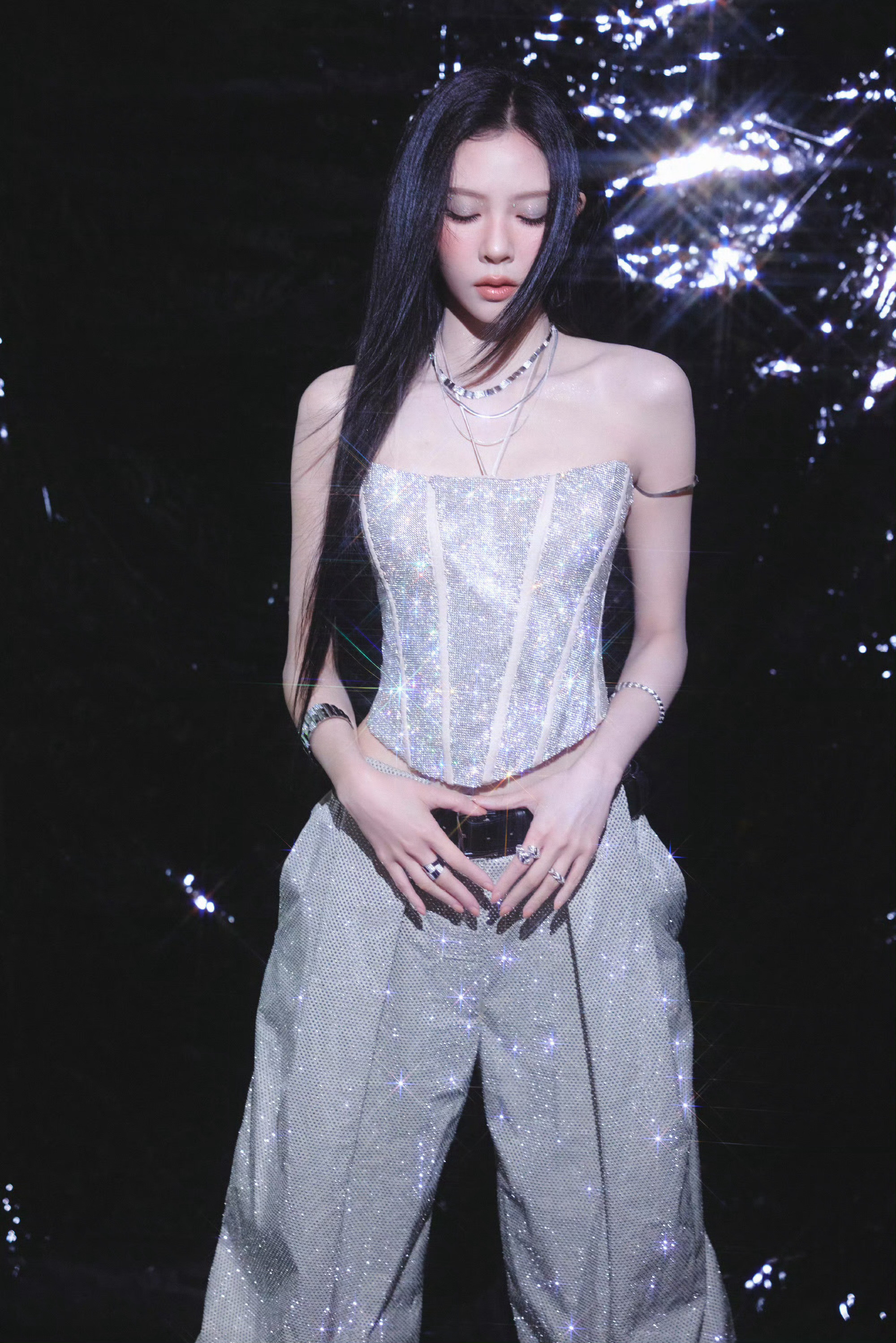 宋妍霏银烁生辉摄影：绍杰杰​​​