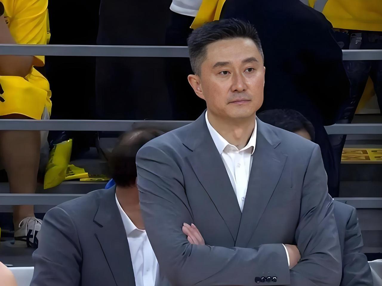 广东男篮夺冠，杜锋升官了！球迷：恭喜杜锋，希望以后注意自己的形象，改变下执教风格