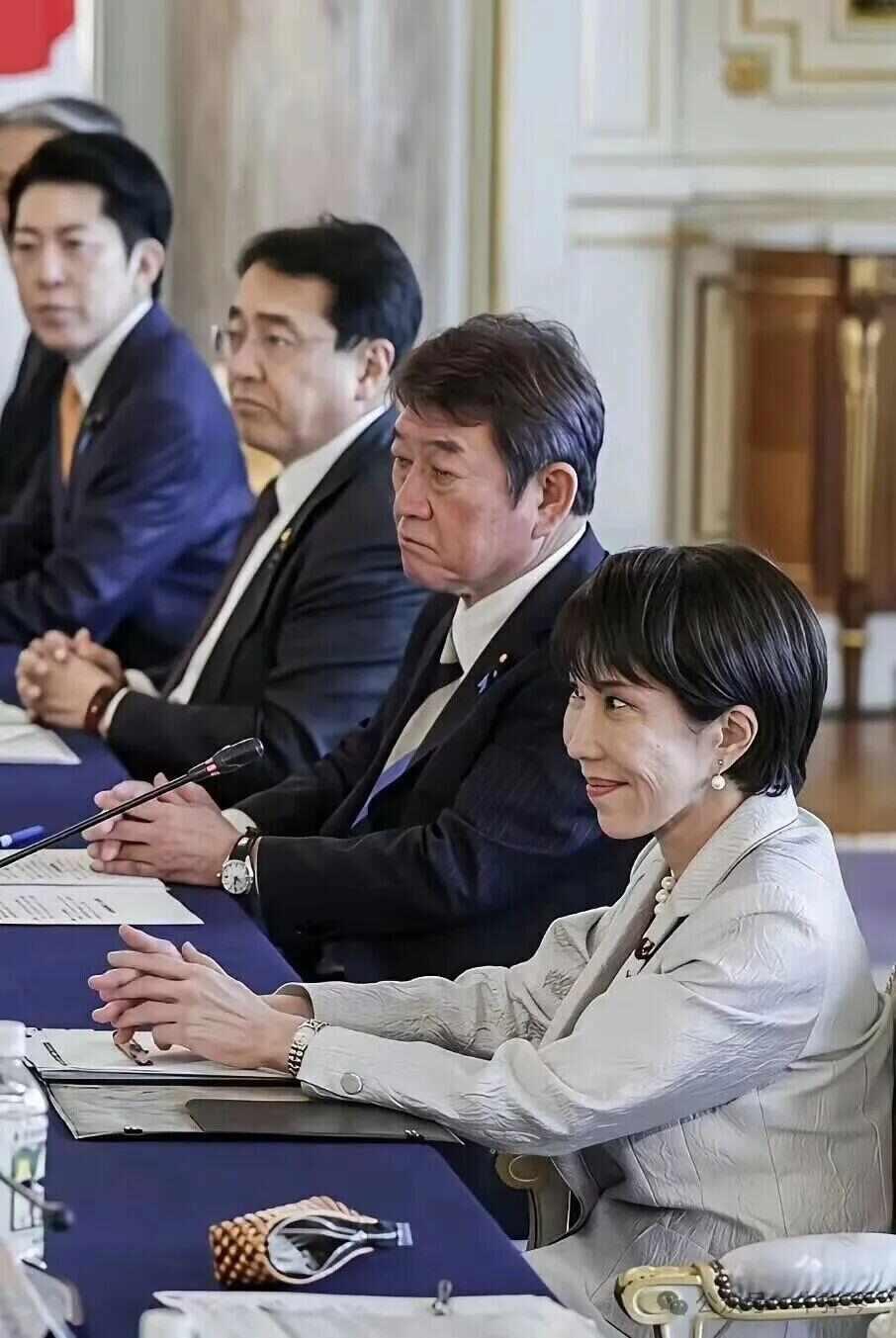 很多人不理解，说为什么我们对高市的言论如此的重视。原因其实很简单。首先，台湾问题