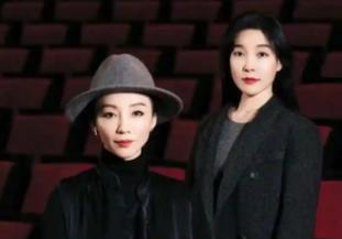 九三晚会俩女导演成香饽饽！网友盼她们接今年春晚导演周莉亚和韩真这次又把晚