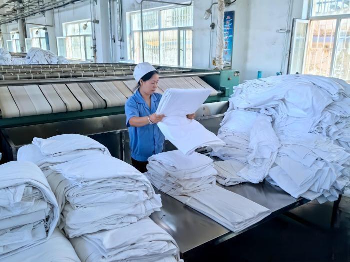 “又一个周扒皮现世！”四川，一女子每天在某洗涤公司工作19小时，从早晨7点，干到