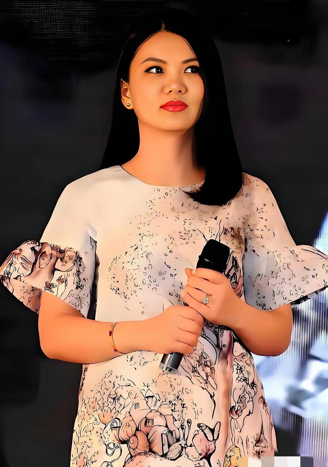 他们夫妻的“规矩”是：吵赢的那个人，睡走廊。不是比喻。王岳伦自述，只要争执时