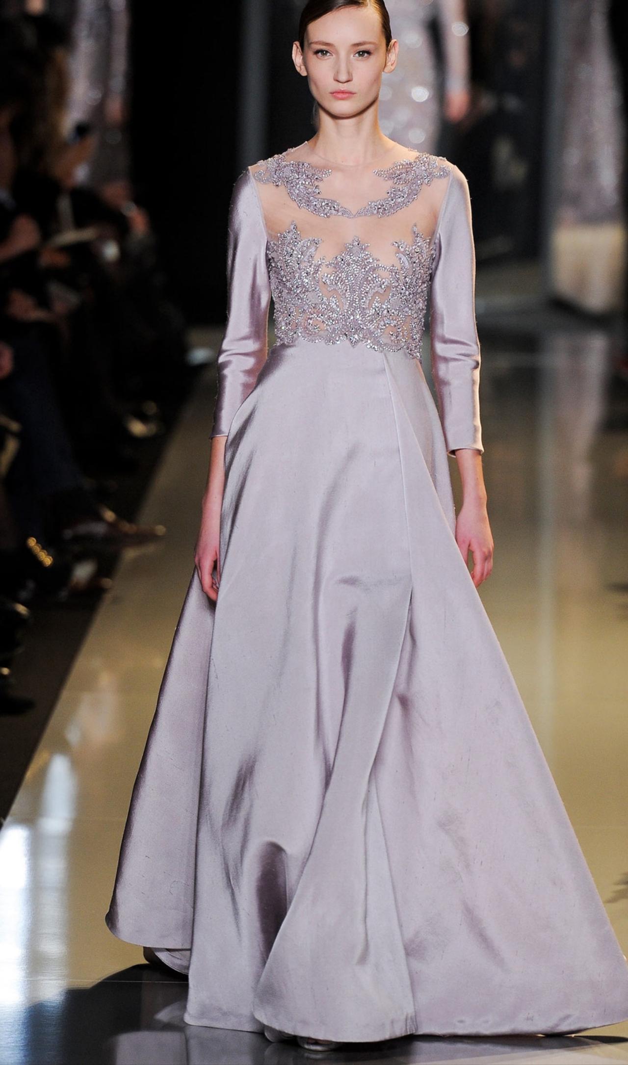 ElieSaab2013春夏高定系列把薄纱的浪漫玩到了极致。几层不同透明度的