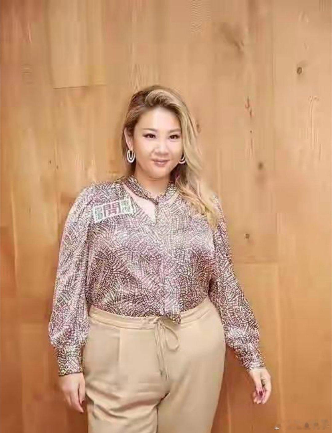 郑欣宜，终为父母“失败的婚姻”买了单，6000万遗产也换不来幸福郑欣宜35岁生日
