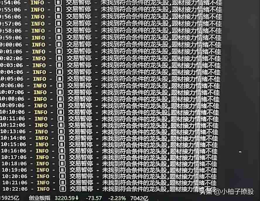 今天刷到两个笑话，看完差点把刚喝的水喷出来，你们品品——第一个：有人喊“要