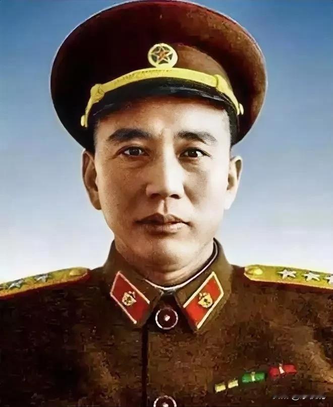 王大将这张属实美颜十级了！其实，王震长得跟太行山沟里随处可见的老农民似的，第