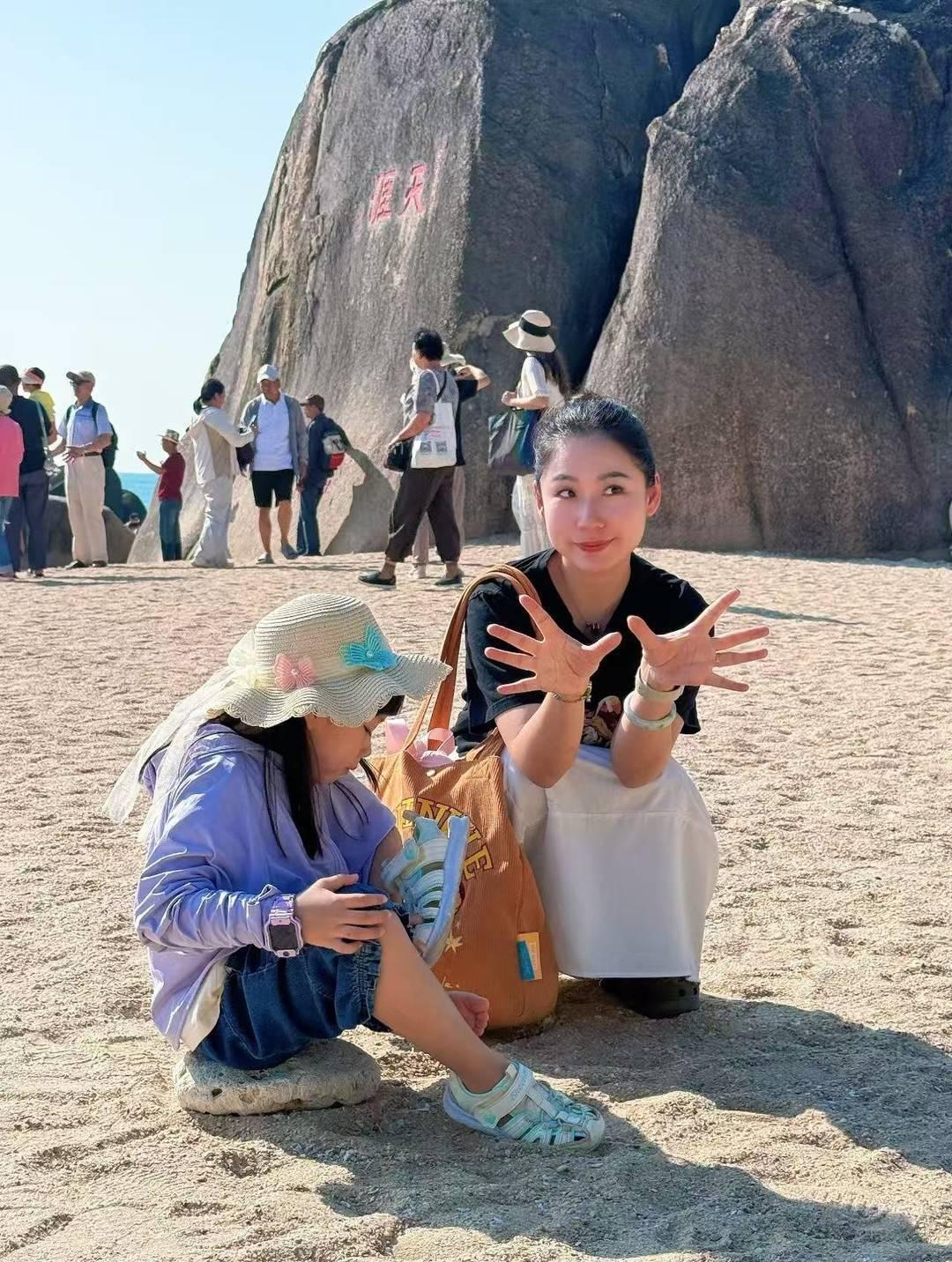 藏不住了，彻底爆火！2026年1月1日，海南封关后首个假期首日，三亚入境机票量