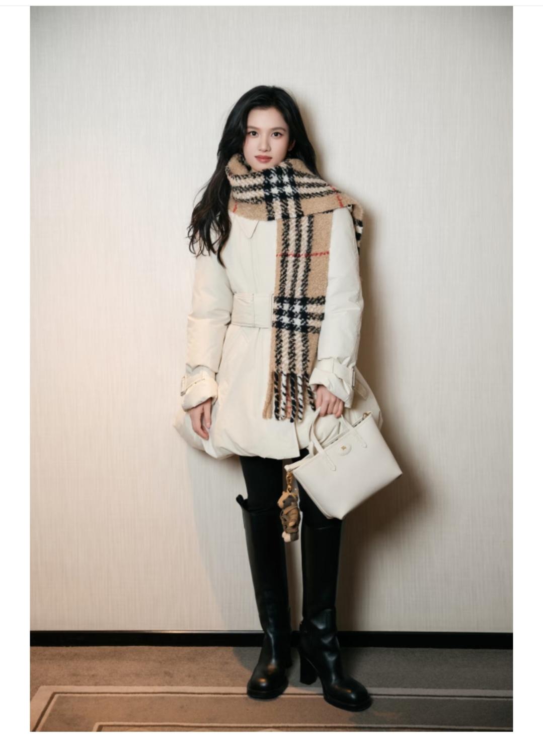 张婧仪，这靴子的筒有点太长了。