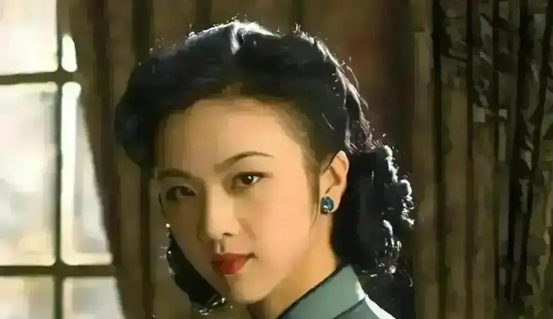 亲密戏不亲了，演员松一口气横店新上线的AI搭档3.0，把接吻、拥抱全搬进绿