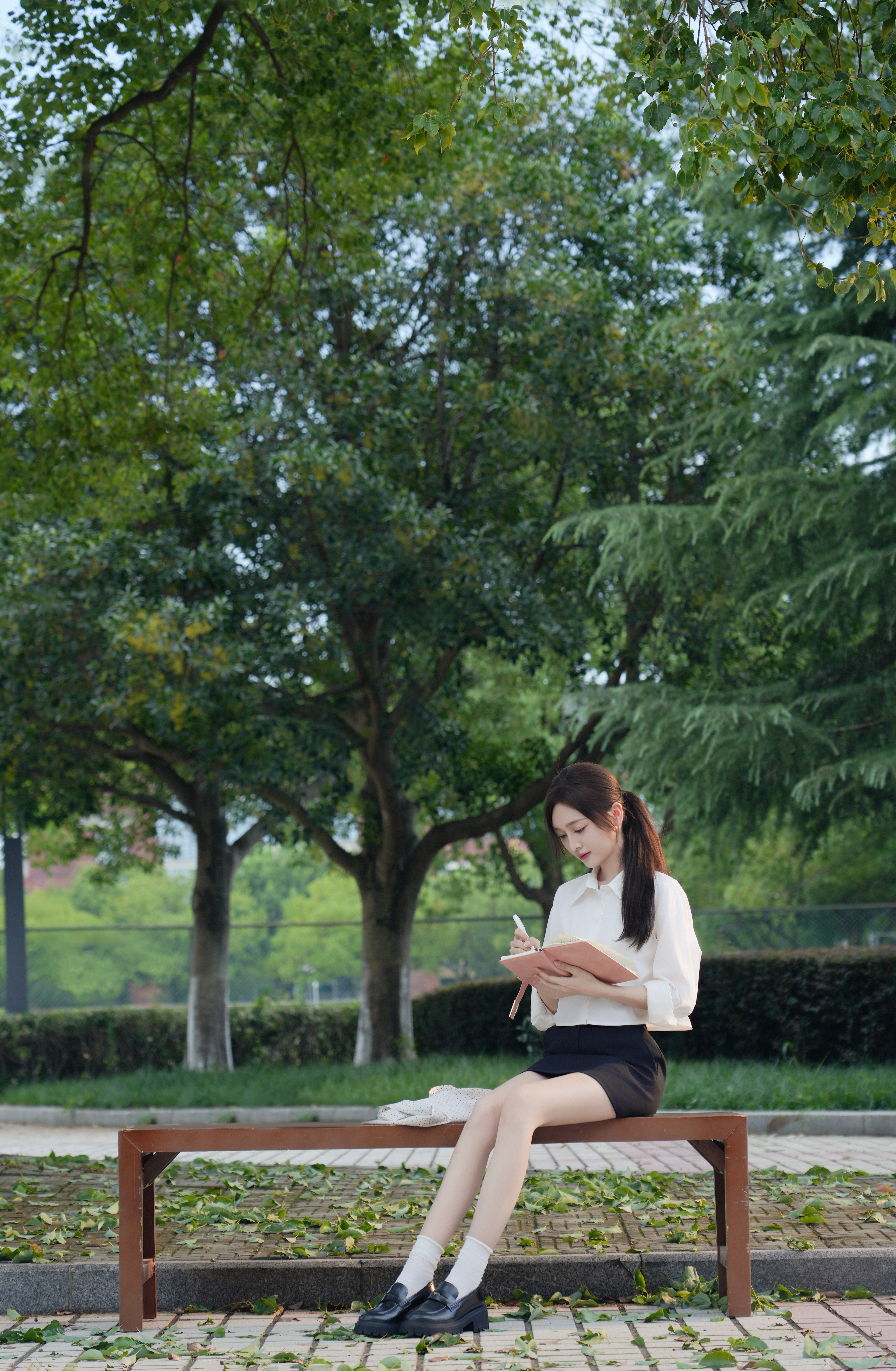 吴宣仪元宵新曲上元花宣仪这大长腿