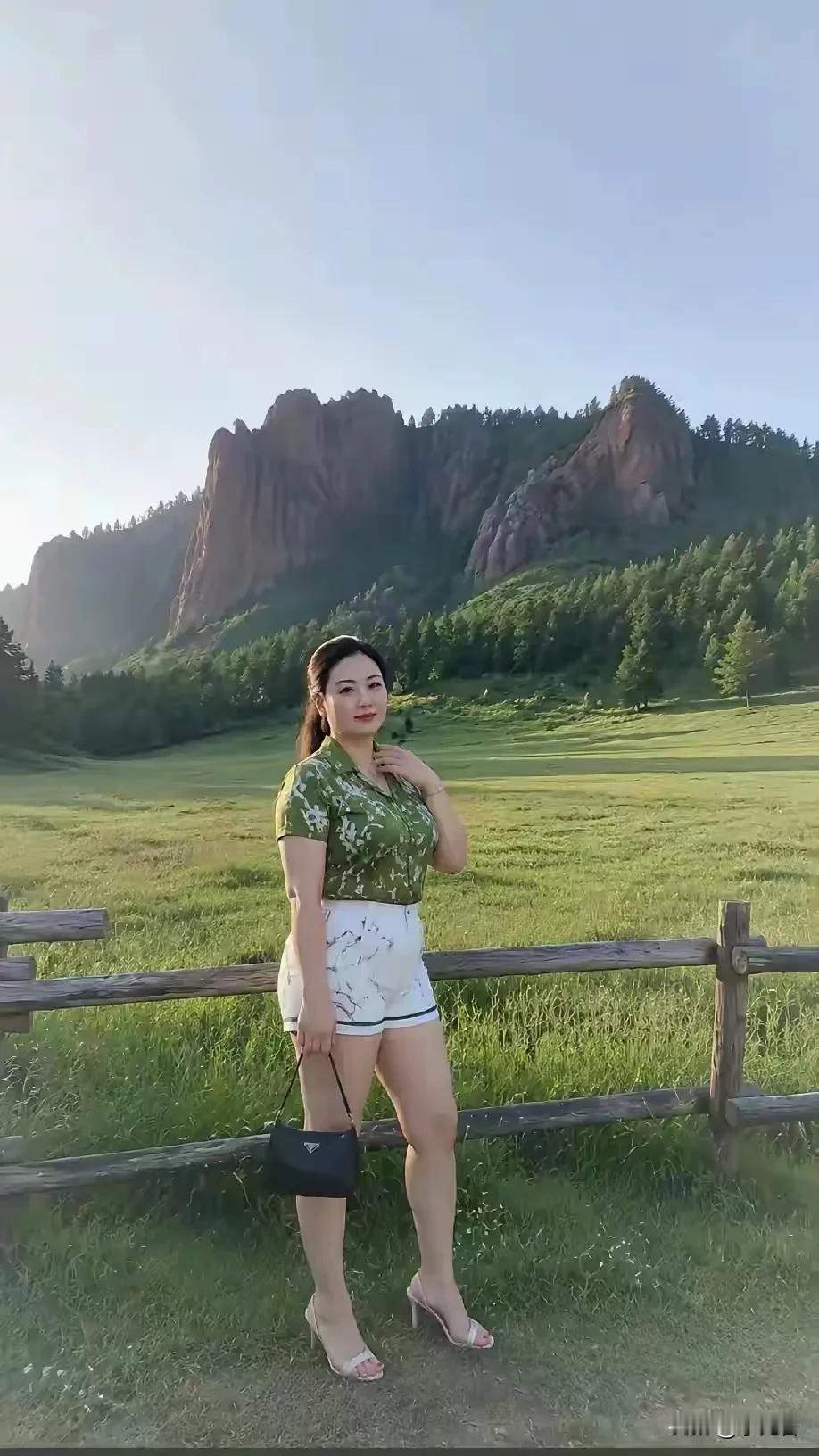 关于精神满足与肉体满足，这其实是一道经典的爱情选择题。肉体满足，是感情的敲门