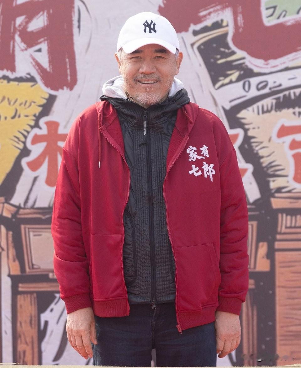 70岁陈宝国，近照曝光！3月16日，70岁老戏骨陈宝罕见露面，他现身《家有