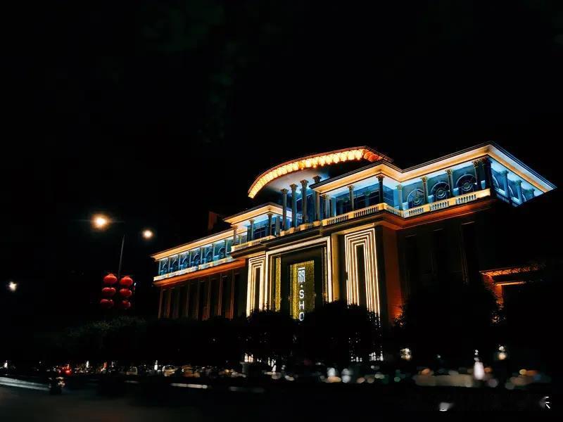 上联:穷在闹市无人问,求下联上联:穷在闹市无人问,求下联。看到“穷在闹市无人问