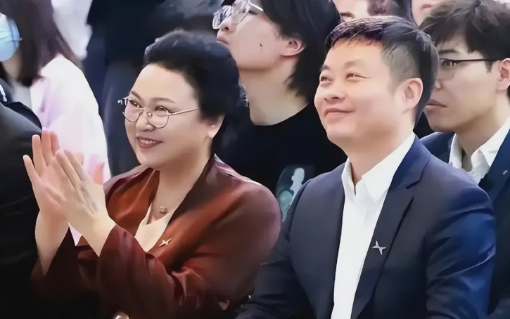 王凤英放话“全球无对手”，小鹏G9L登场，何小鹏这一枪能打准吗？小鹏总裁王凤英罕见高调。她在内部活动