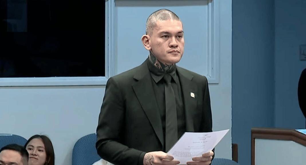塞巴斯蒂安29日站上弹劾法庭证人席，报出达沃市与Gencorp的19份合同、总额