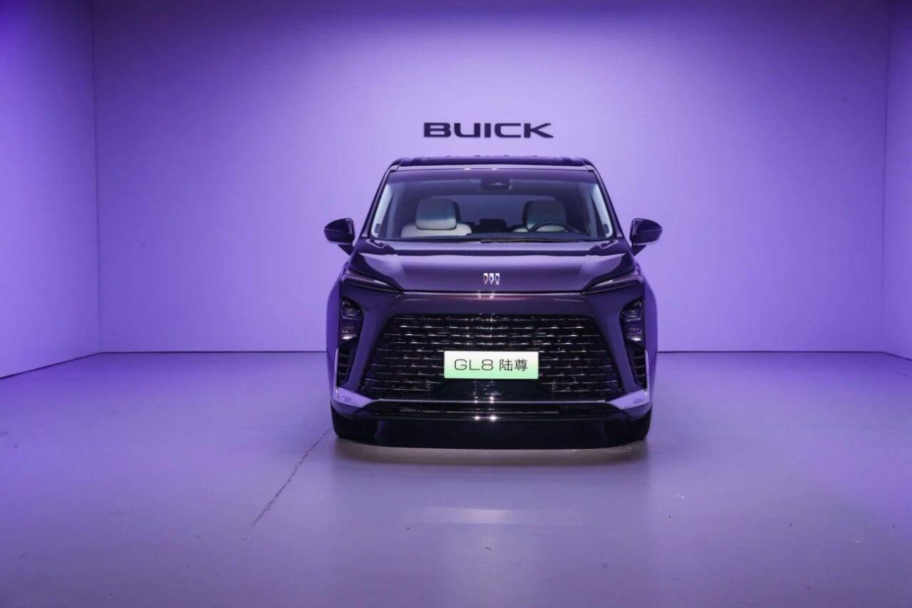 豪华新能源MPV全新GL8陆尊正式上市，共推出智享版、尊享版、奢享版三款配置车型