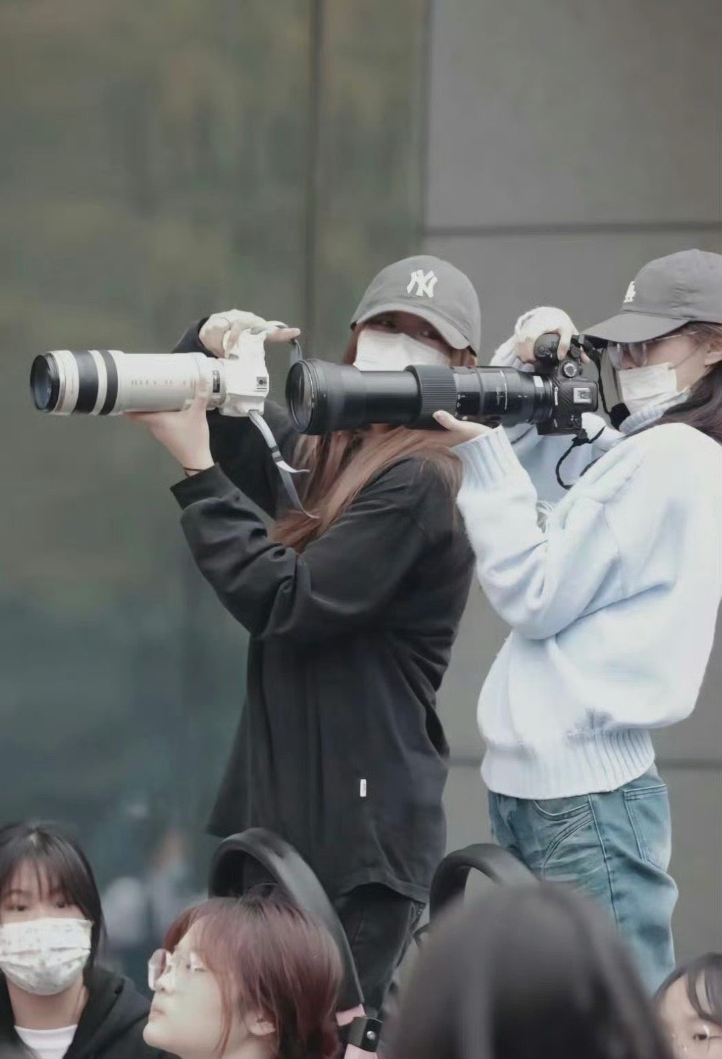 一个疑问，站姐靠什么赚钱