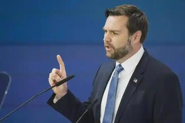 美国副总统终于说实话！在他看来，美国这几十年犯下最糊涂、最吃亏的错误，就是苏联解