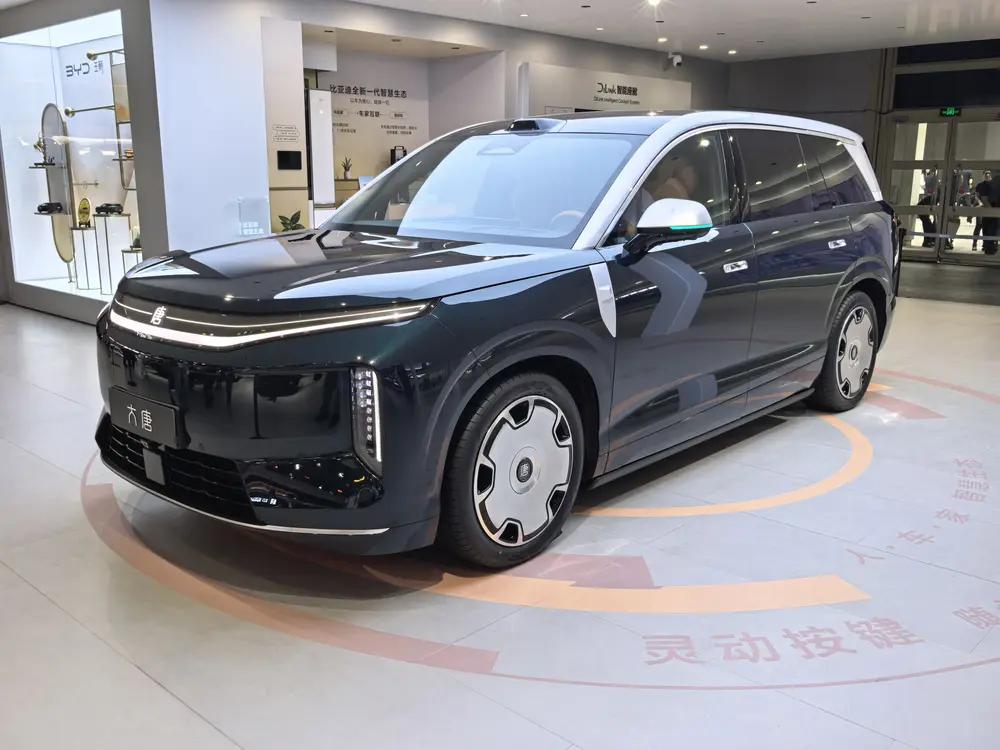 2026北京国际车展上，比亚迪大唐EV属实惊艳到我。4月24日车展现场，这款王朝