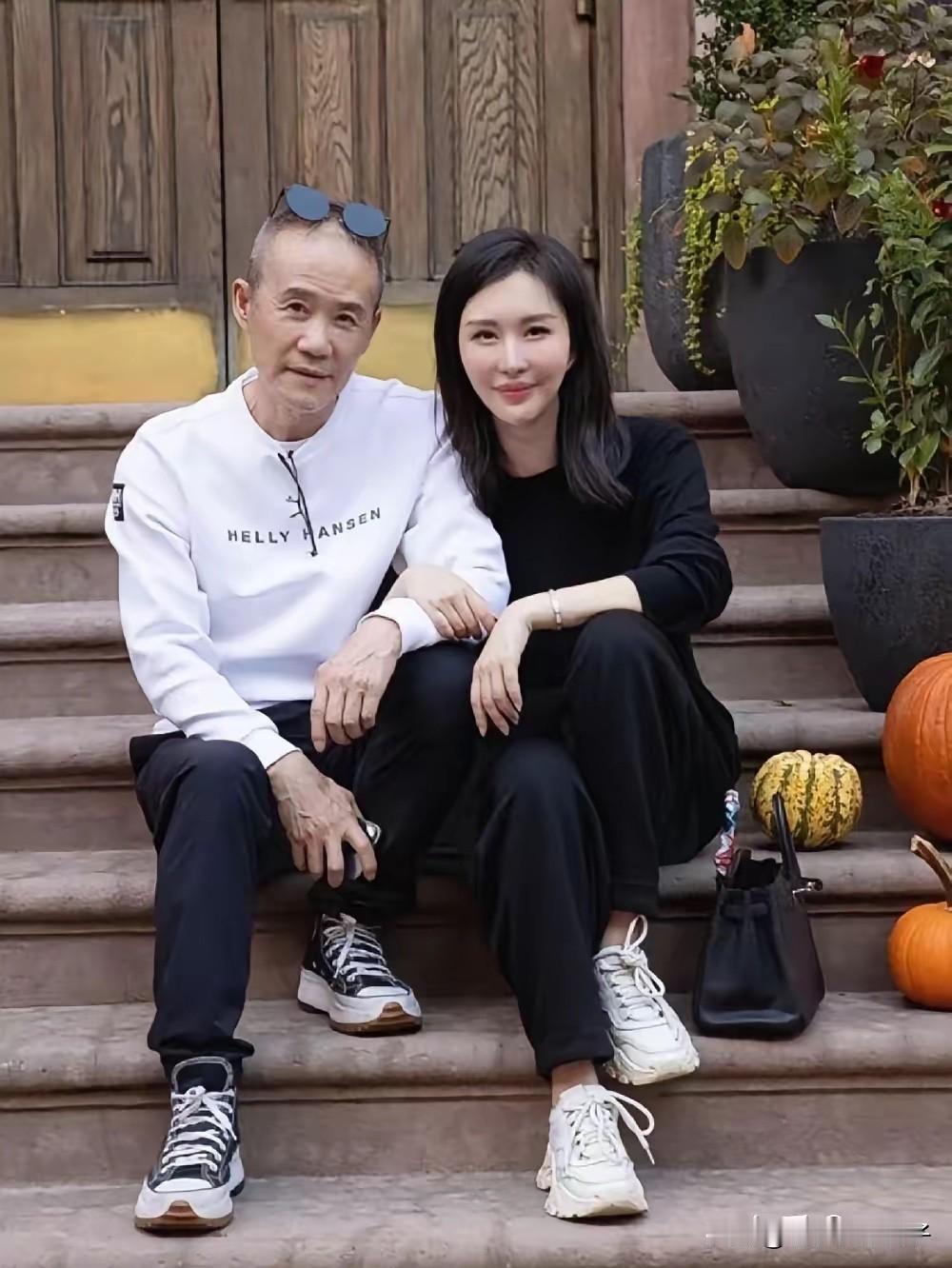 曾经的爱情，在现实面前一文不值！70几岁的王石，现在不知道后不后悔当初和田朴