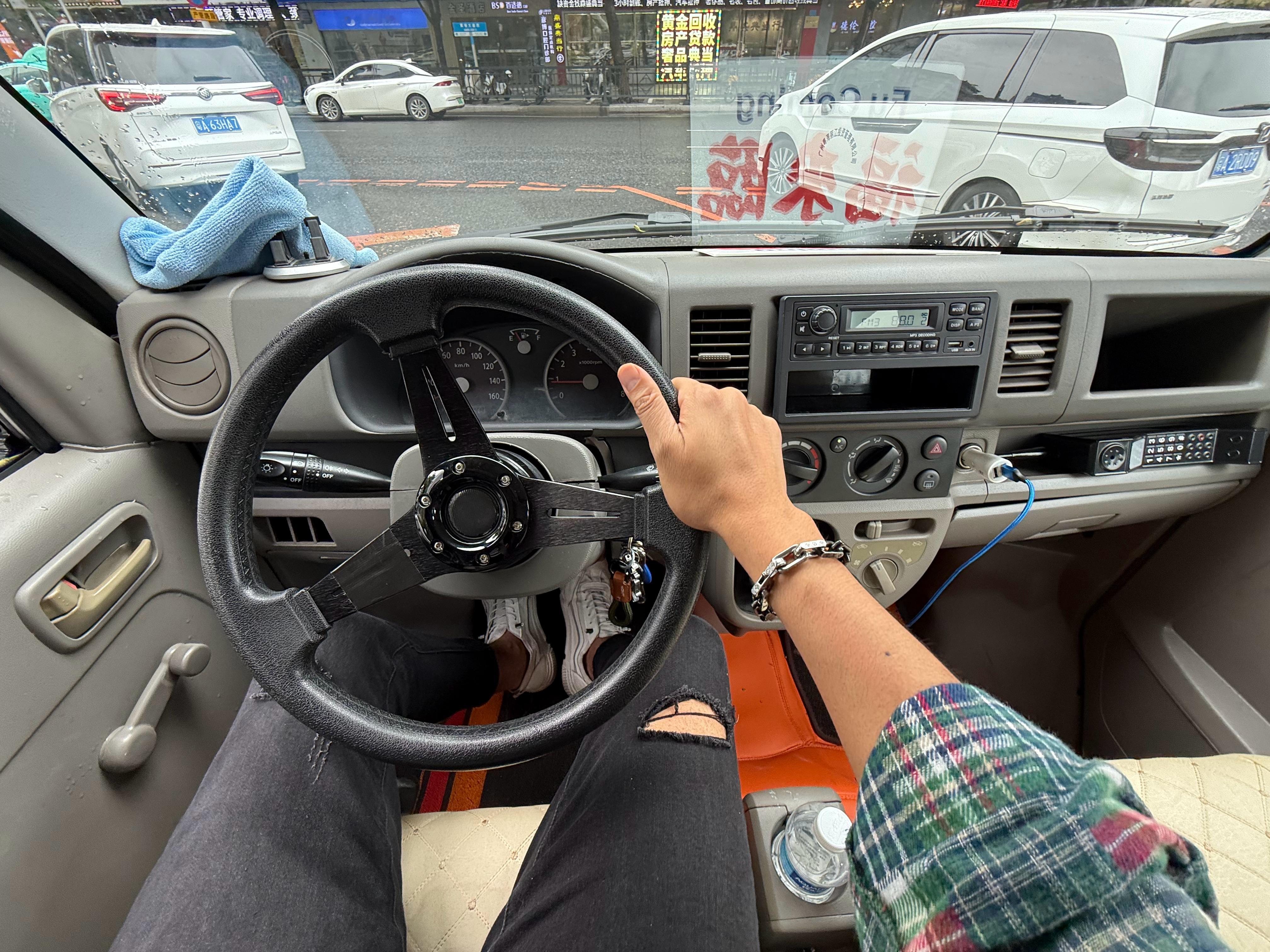 忙忙碌碌又一天，今天赚的都不够晚饭钱[捂脸哭][捂脸哭]​​​