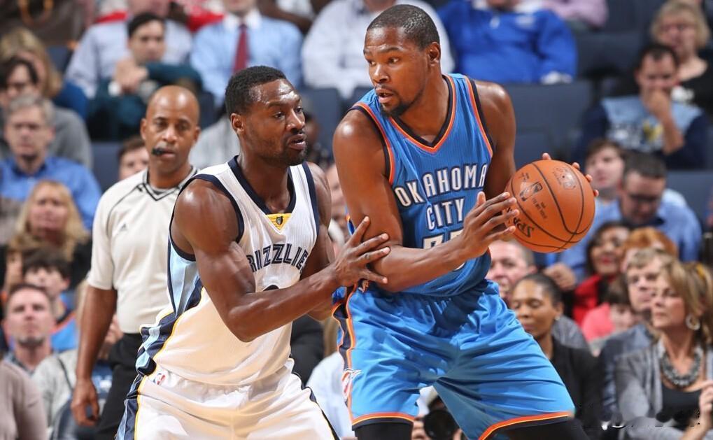 杜兰特实至名归啊前NBA球员托尼-阿伦近日接受采访时谈到除科比之外最难防守者