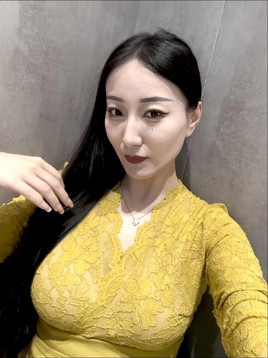 看到美女，你第一眼是看哪里