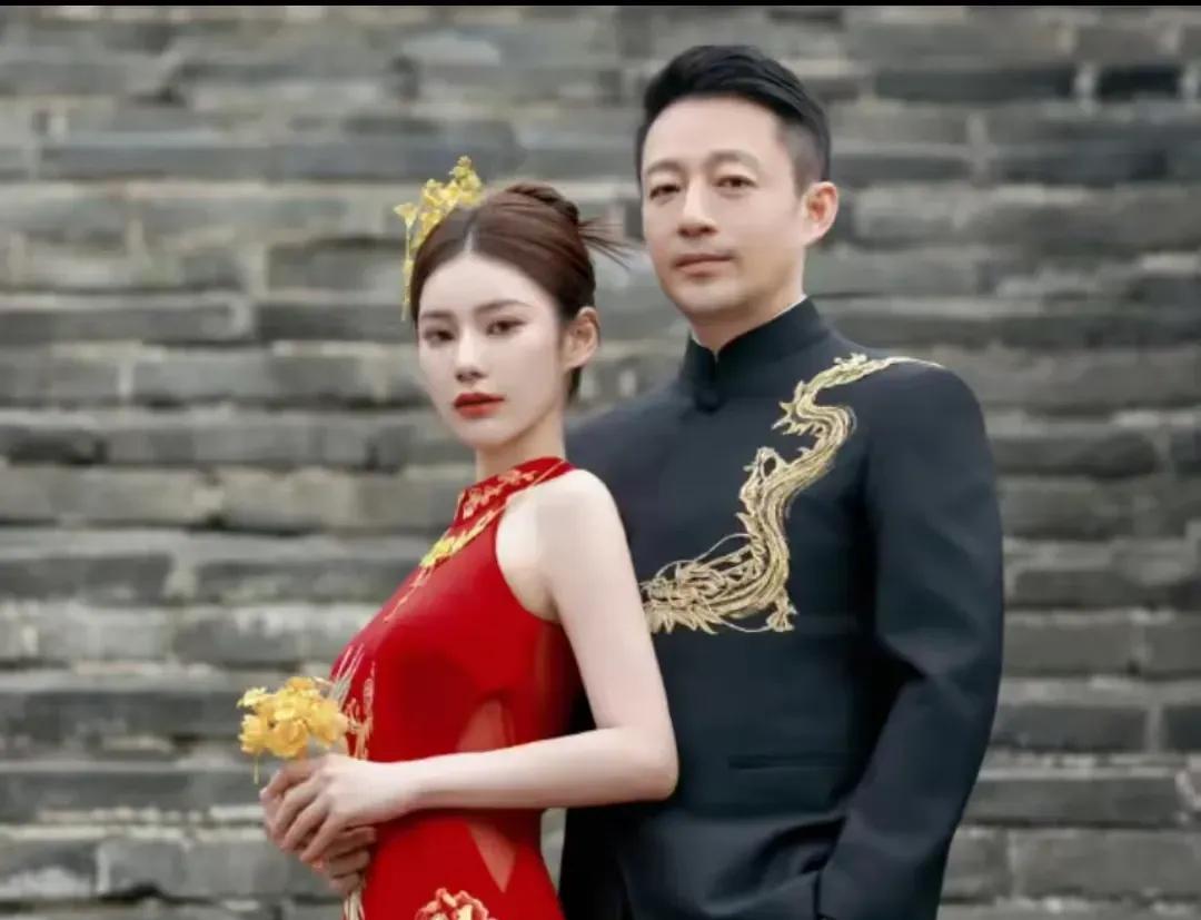 汪小菲婚礼的礼服就是妥妥的打脸了某些人汪小菲和马晓梅的婚礼很接地气，首先他们选