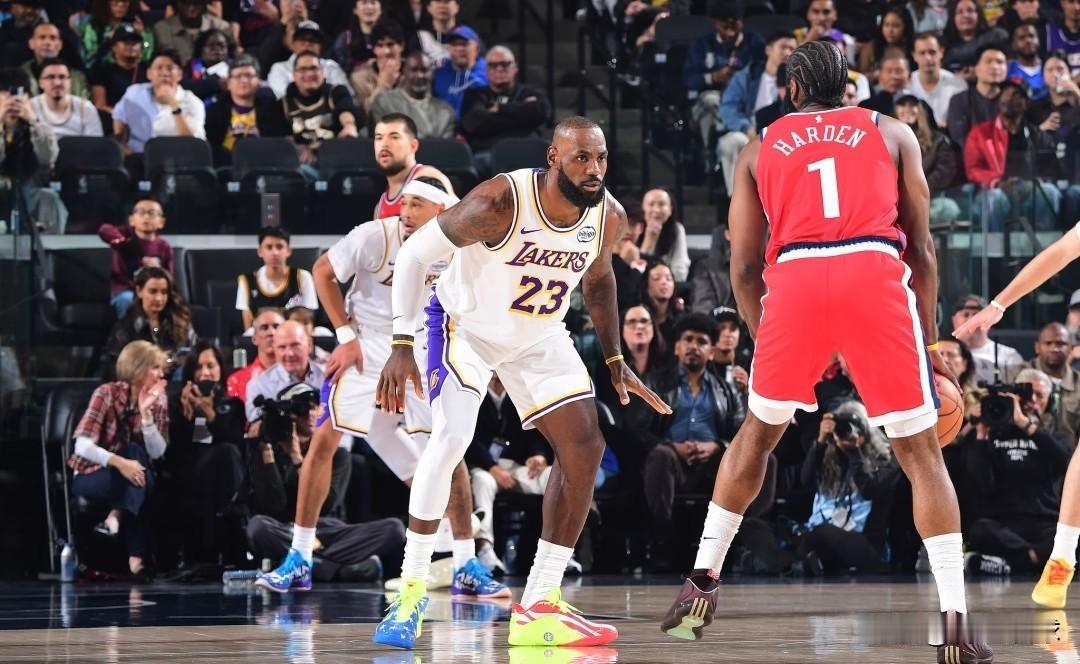 东契奇伤退，詹姆斯36分独木难支！湖人88：103不敌快船，看看球员数据，谁尽力