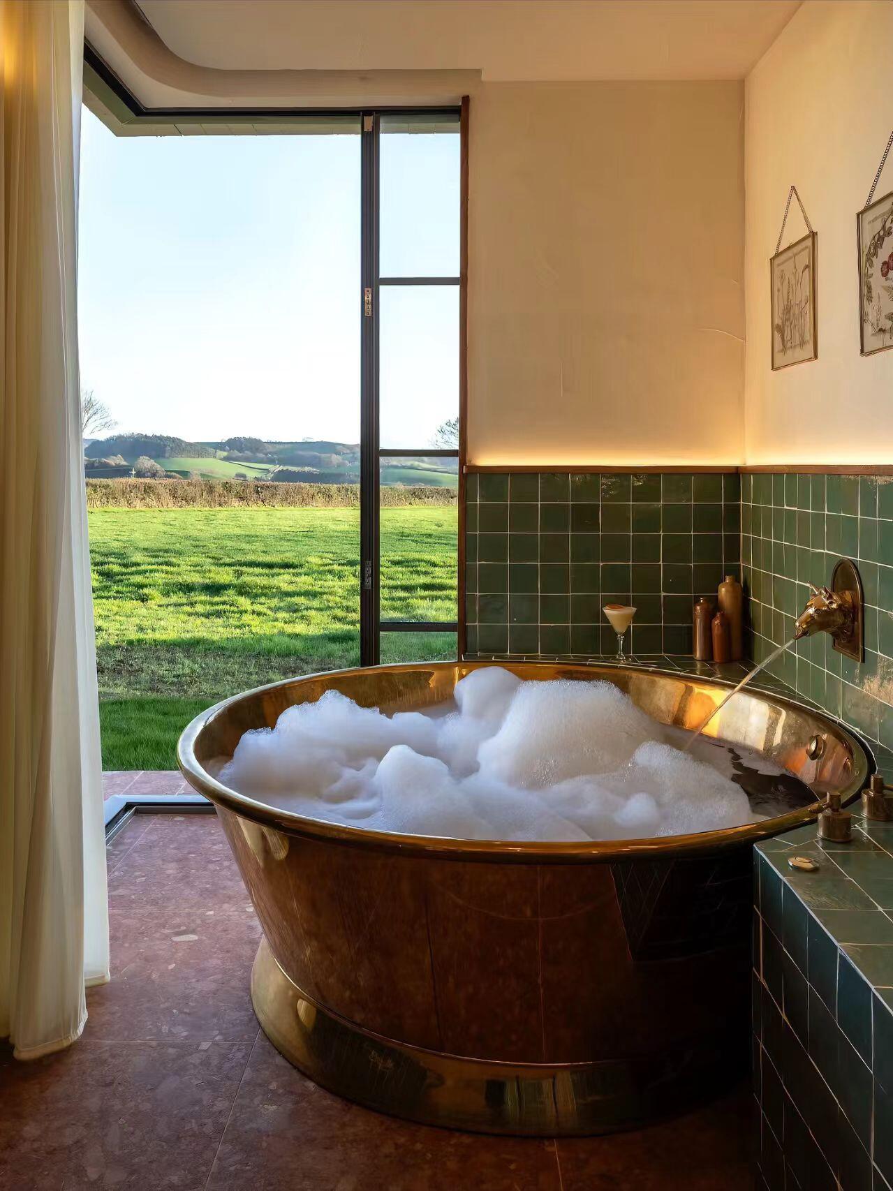 你已经一年多没洗澡了，请选择你的浴缸？