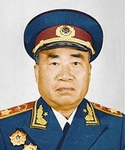 1948年，朱德到一个村里去视察，看到河里有两只野鸭，一时兴起，就开枪将两只野鸭