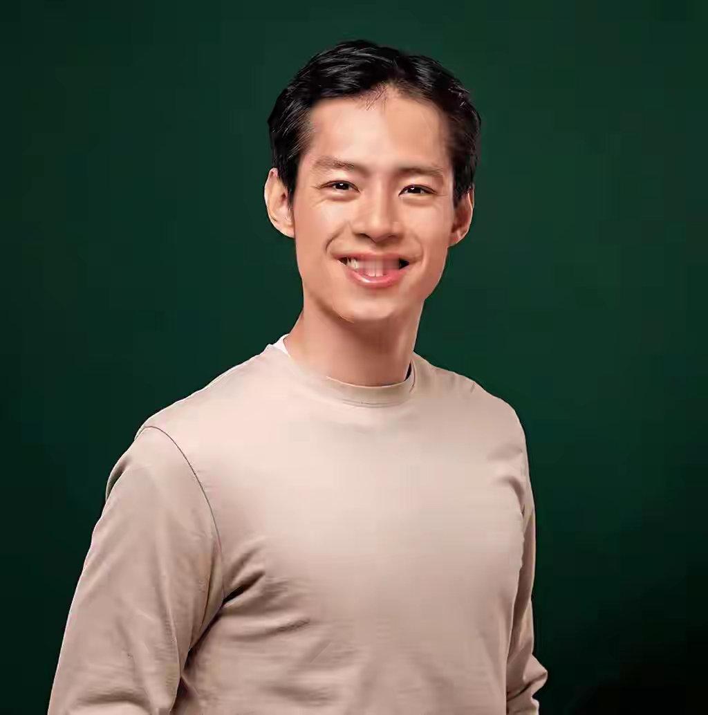 谭咏麟好福气，独生子谭晓风隐居加拿大，从事工作年入百万