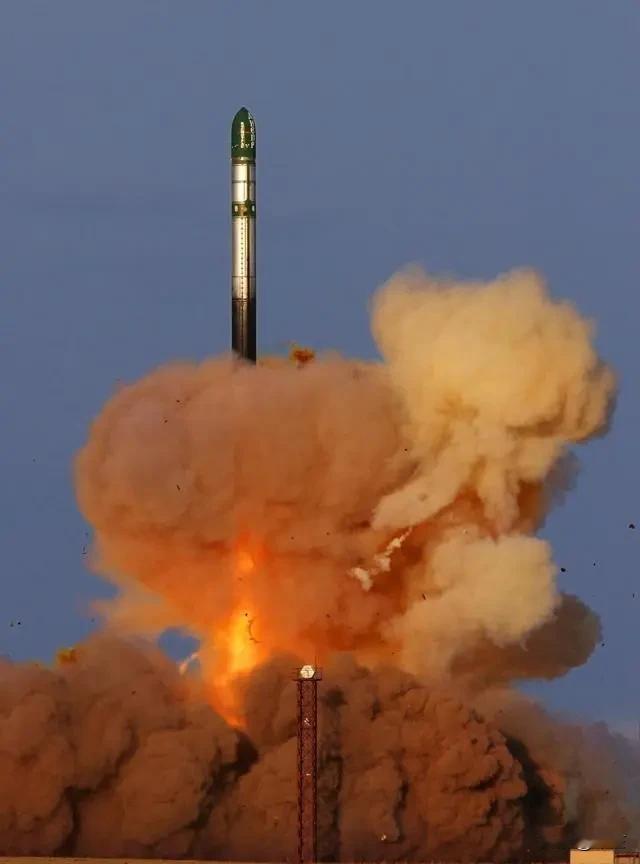 “萨尔马特”再炸，4次试射3次失败，普京的末日核武部署计划泡汤11月28日