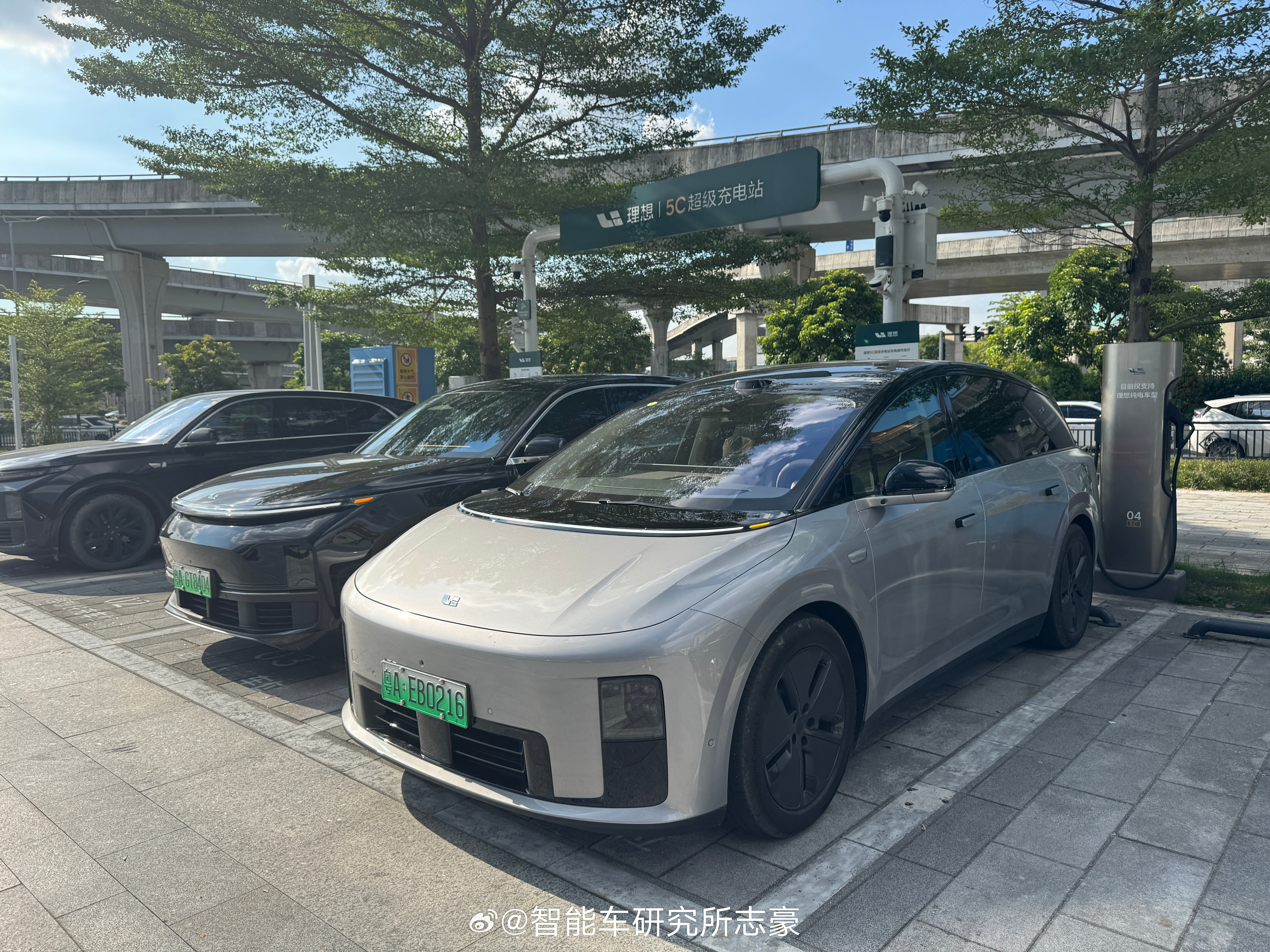 理想i85c真的好爽，17分钟从11%-95%自动停止了，这可是97.8度的大