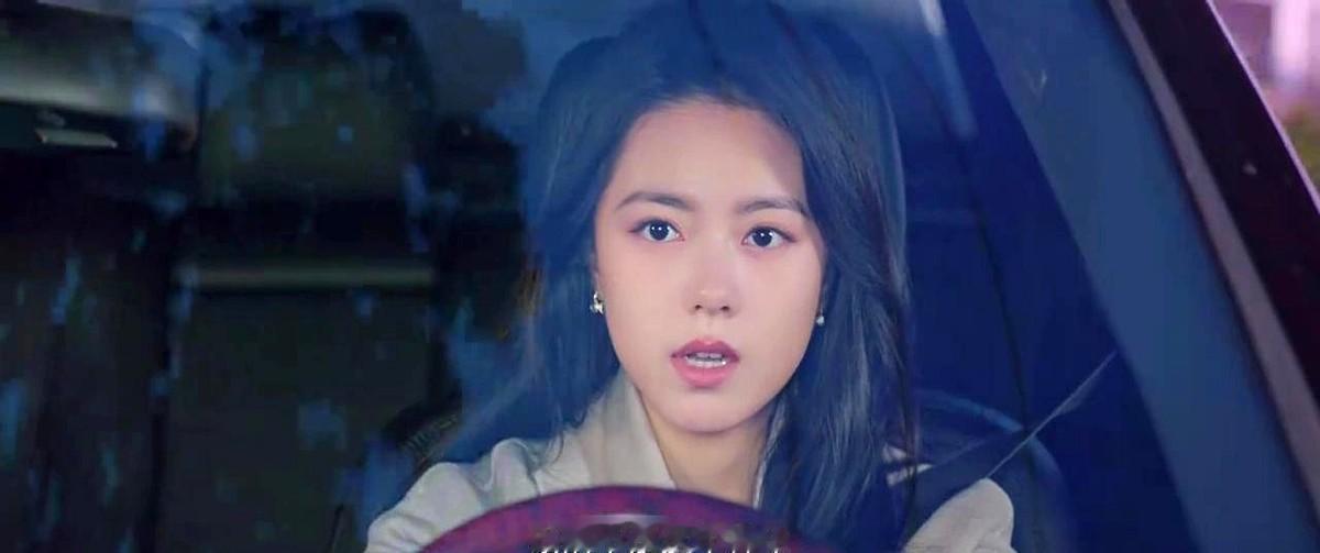 赵今麦新剧里，爸爸的变化看得人好窒息。在顾漫的小说《骄阳似我》里，女主聂曦光