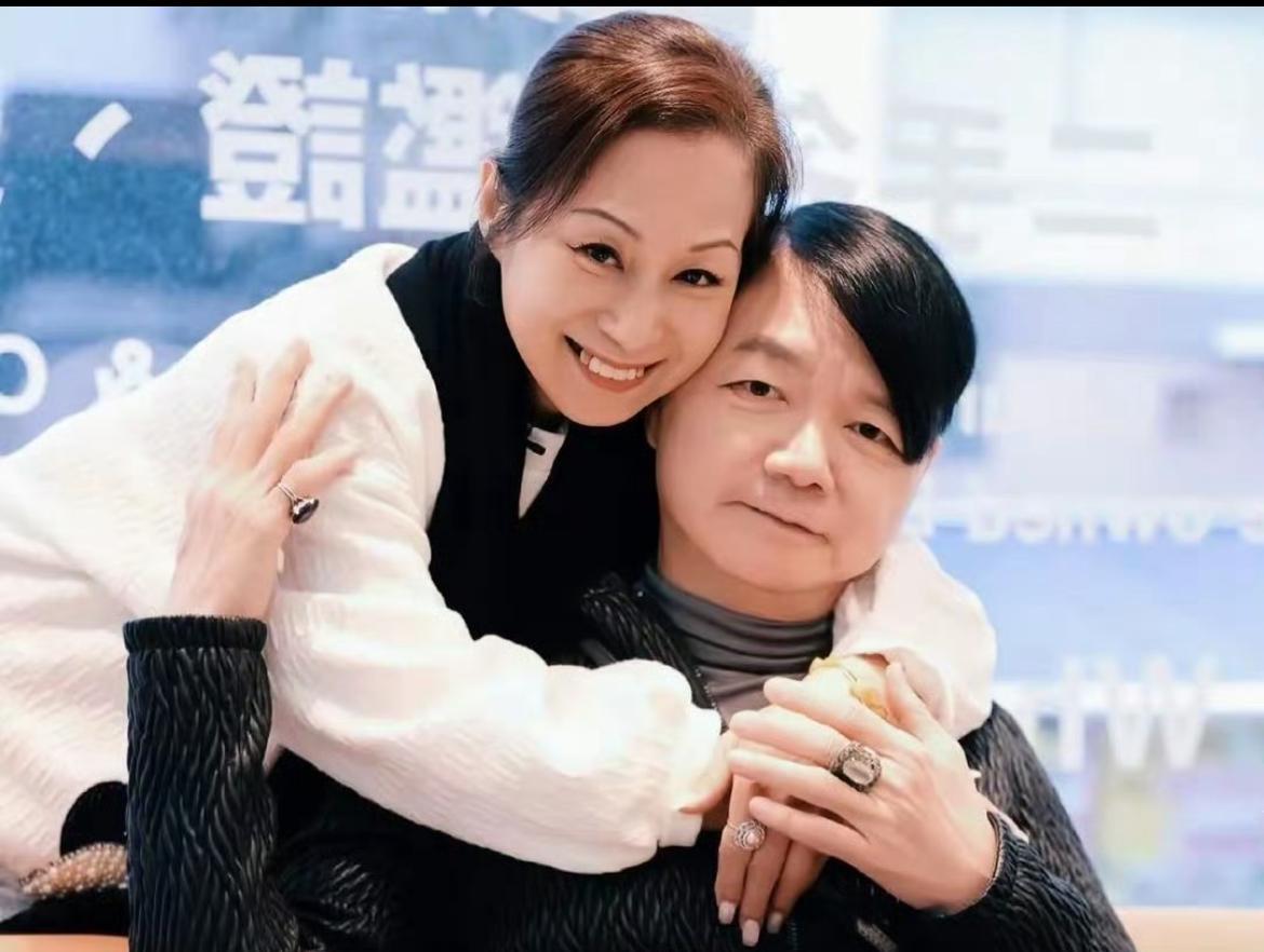 艾威妻子陈美玲因病离世，她最大的遗憾，不是选择不生孩子，也不是和艾威闹过离婚