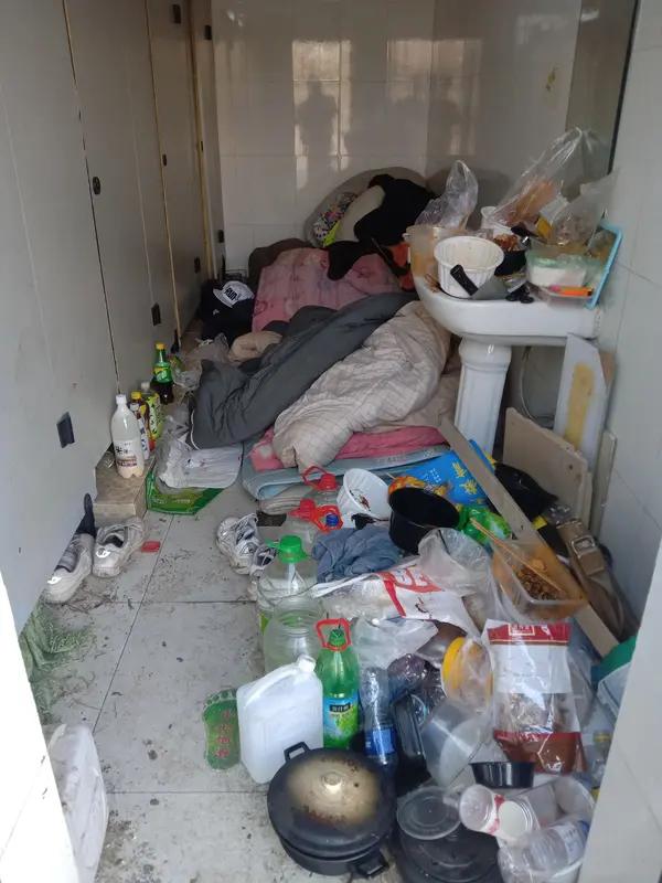 人民日报评美国“斩杀线”：这道鸿沟，照见两种文明的底色人民日报犀利点评美国