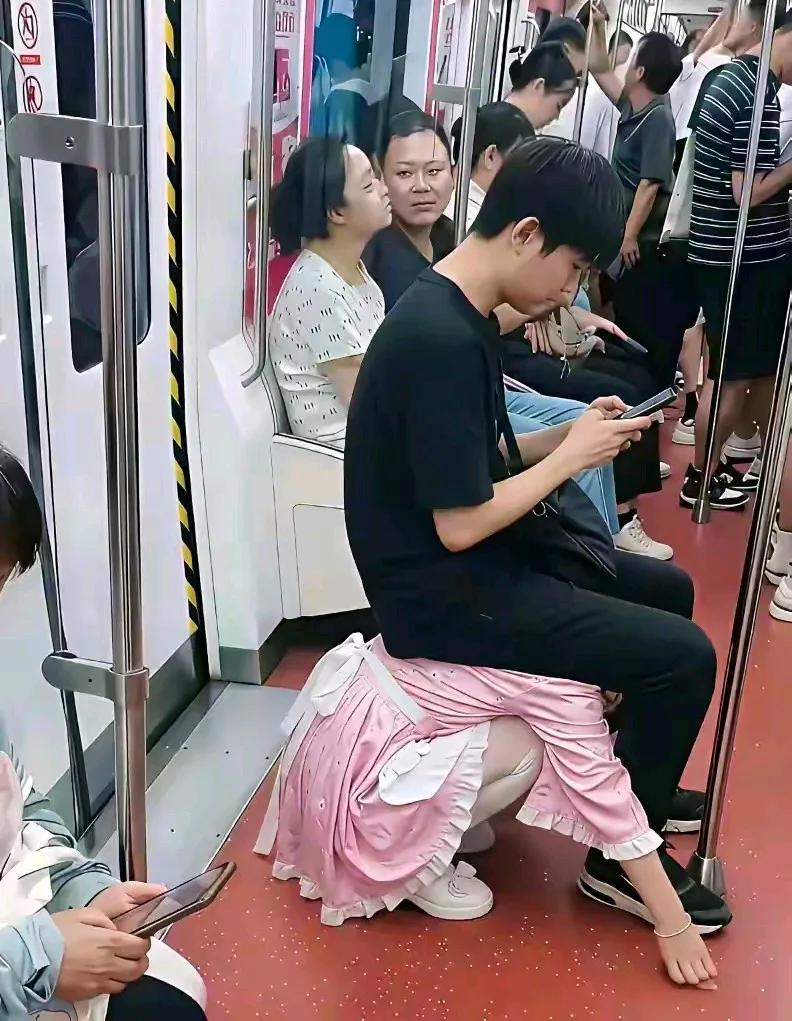 这样的男人，算不算渣男呢？当然算，绝对是典型的渣男。