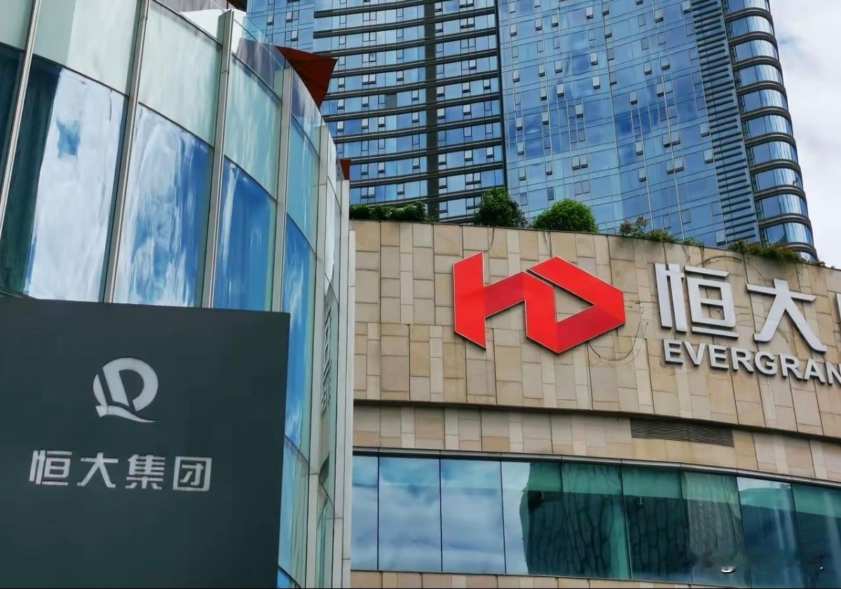 许家印人在牢里，还能把两个富豪朋友告上法庭？你听说没？许家印被判无期徒刑后，居然还“出手”了。近日，