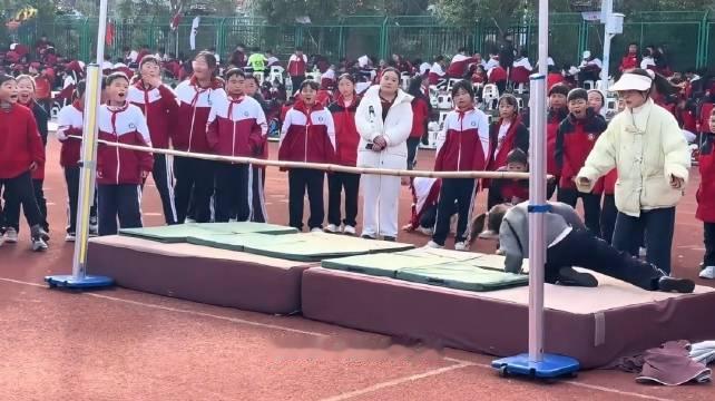 跳高冠军+清华学霸!邵雨琪的勇气比颜值更耀眼 ​​​