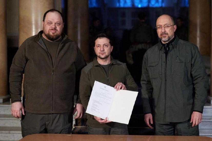 12月12日，英国《金融时报》报道:“在美国斡旋下，一项方案正加速讨论，乌克兰有